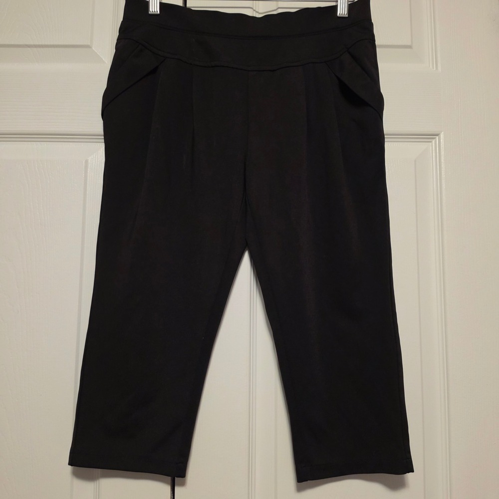 EJICA Pleated Front Cropped Tapered Pants Solid Black Size XXL